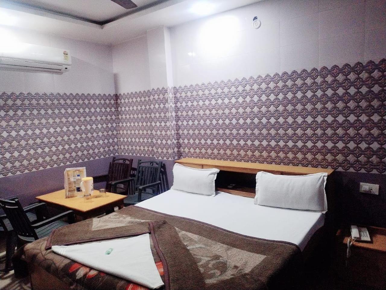 Hotel Vishal Palace Unnao Ngoại thất bức ảnh